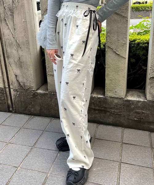 Flugge(フラッジー)の「ribbonトラックパンツ(その他パンツ・レディース・ブラック/アイボリー・FREE)」の15枚目の写真