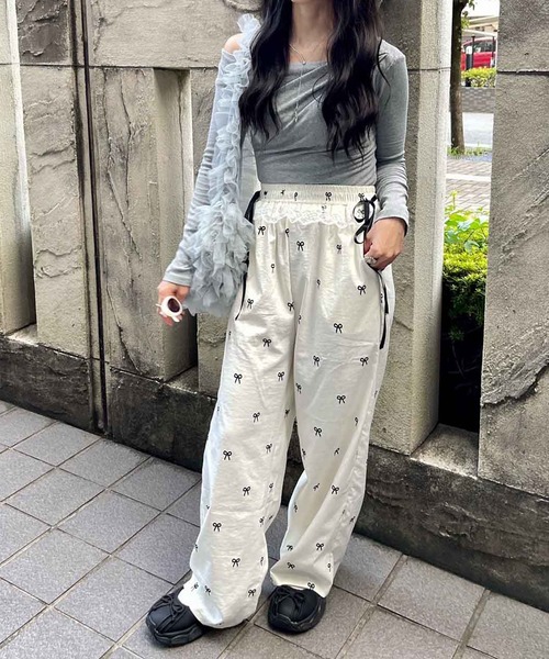 Flugge(フラッジー)の「ribbonトラックパンツ(その他パンツ・レディース・ブラック/アイボリー・FREE)」の19枚目の写真