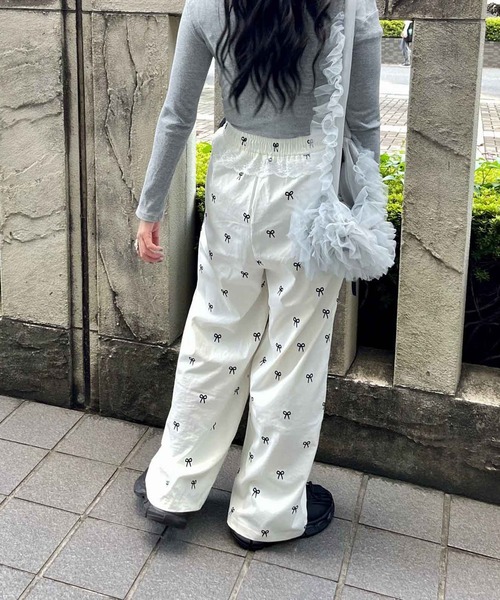 Flugge(フラッジー)の「ribbonトラックパンツ(その他パンツ・レディース・ブラック/アイボリー・FREE)」の21枚目の写真