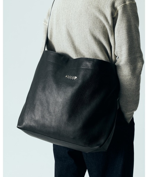 STUDS LEATHER TOTE BAG（トートバッグ）｜CALEE（キャリー）の