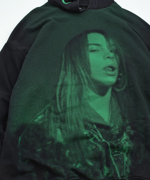 Bershka(ベルシュカ)の「【USED】Billie Eilish×Bershka フーディ(パーカー・メンズ・ブラック・X-SMALL)」の2枚目の写真