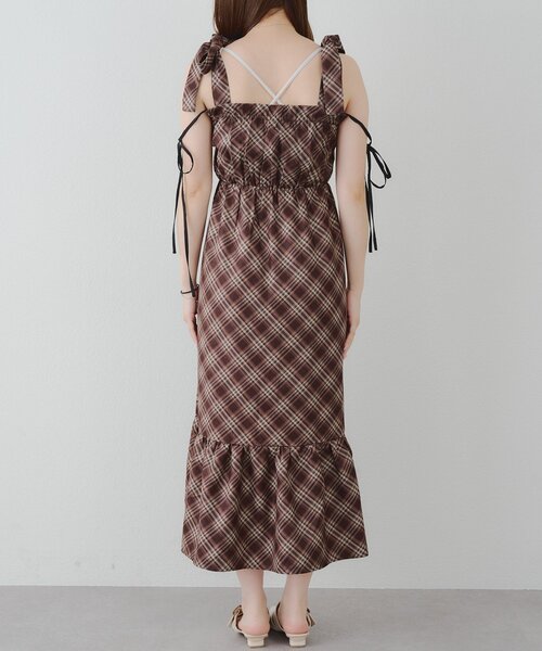 continuer de NICE CLAUP（コンティニューデナイスクラップ）の「肩リボンシャーリングワンピース（ワンピース・レディース・ブラック/ブラウン系その他/ブラック系その他/グレー系その他2・FREE）」の18枚目の写真