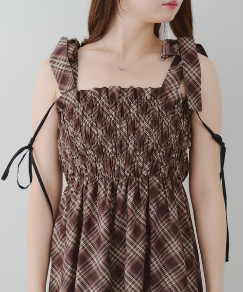 continuer de NICE CLAUP（コンティニューデナイスクラップ）の「肩リボンシャーリングワンピース（ワンピース・レディース・ブラック/ブラウン系その他/ブラック系その他/グレー系その他2・FREE）」の19枚目の写真