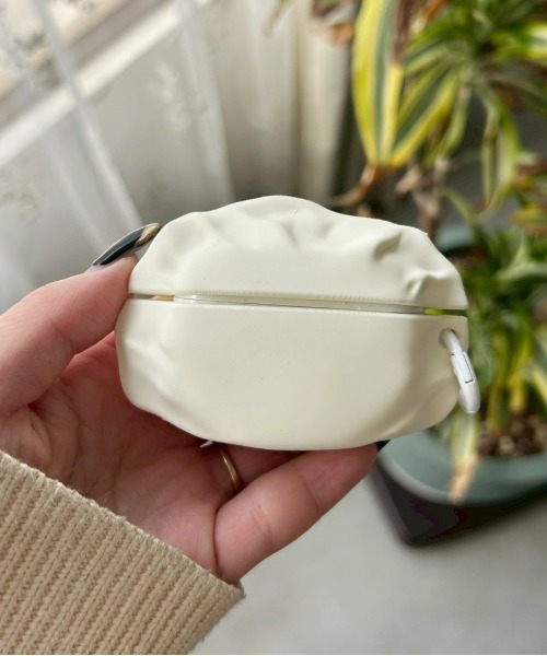 Port（ポート）の「【 Port / ポート 】 中華まん モチーフ イヤホンケース ( 肉まん / 餃子 )（ヘッドフォン/イヤホン・レディース・アイボリー/ホワイト・A/B）」の2枚目の写真