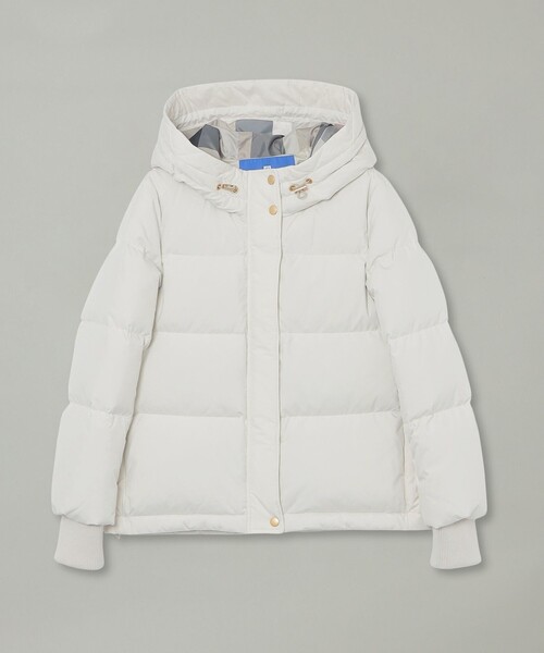 BLUE LABEL CRESTBRIDGE（ブルーレーベルクレストブリッジ）の「ハイマルチピーチタフタショートダウンコート（ダウンジャケット/コート・レディース・ブラック/オフホワイト/ダークネイビー/ベージュ・38/36/40）」の11枚目の写真