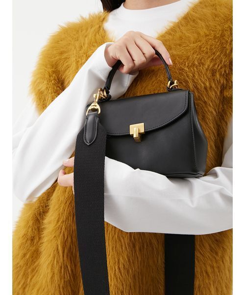 メタルモチーフミニスクエアバッグ（ショルダーバッグ）｜Mila Owen