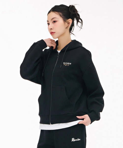 CHASECULT(チェイスカルト)の「女性ポイントフードジップアップ-ブラック(パーカー・レディース・ブラック・90/85)」の2枚目の写真