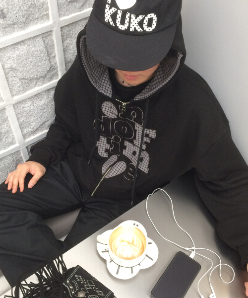 GRAVER（グレーバー）の「[ユニセックス]END OF TIME アプリケ フードジップアップ_ブラック（パーカー・レディース・ブラック・MEDIUM/LARGE）」の8枚目の写真
