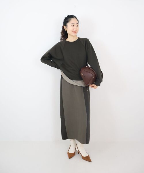 le.coeur blanc（ルクールブラン）の「ボンディングラグラン切替プルオーバー（Tシャツ/カットソー・レディース・ブラウン/グレイッシュベージュ・38）」の13枚目の写真