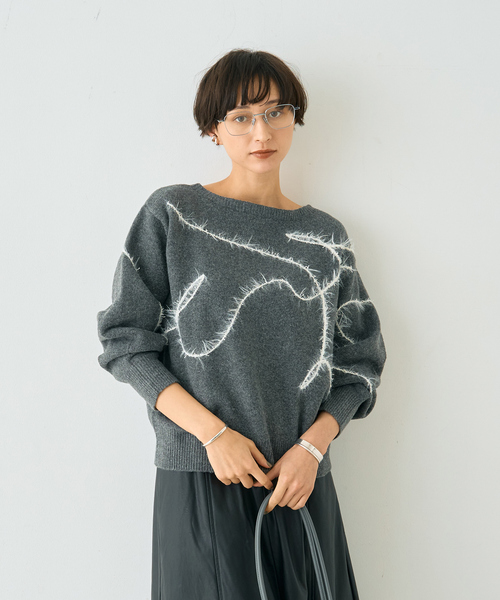 EMMA ROUGE VIF(エマルージュヴィフ)の「【一部店舗限定】フェザーラインニットプルオーバー(ニット/セーター・レディース・チャコールグレー/オフホワイト・フリー)」の8枚目の写真