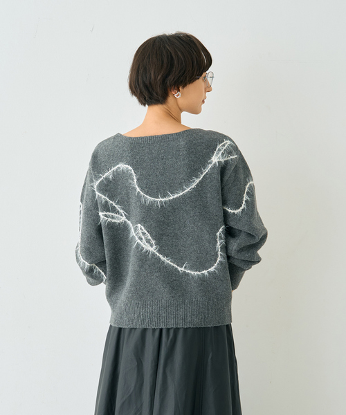 EMMA ROUGE VIF(エマルージュヴィフ)の「【一部店舗限定】フェザーラインニットプルオーバー(ニット/セーター・レディース・チャコールグレー/オフホワイト・フリー)」の11枚目の写真
