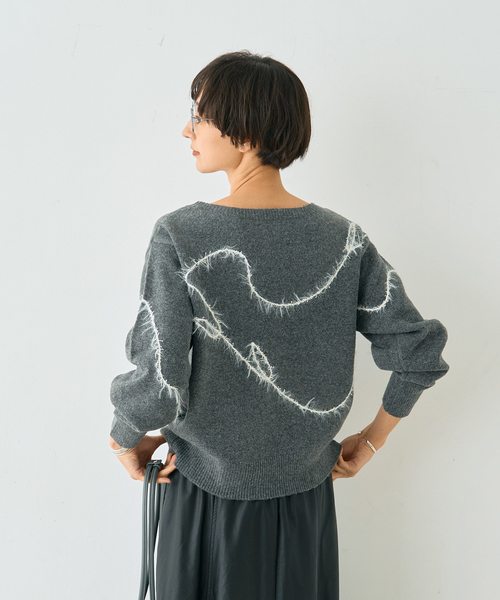 EMMA ROUGE VIF(エマルージュヴィフ)の「【一部店舗限定】フェザーラインニットプルオーバー(ニット/セーター・レディース・チャコールグレー/オフホワイト・フリー)」の12枚目の写真