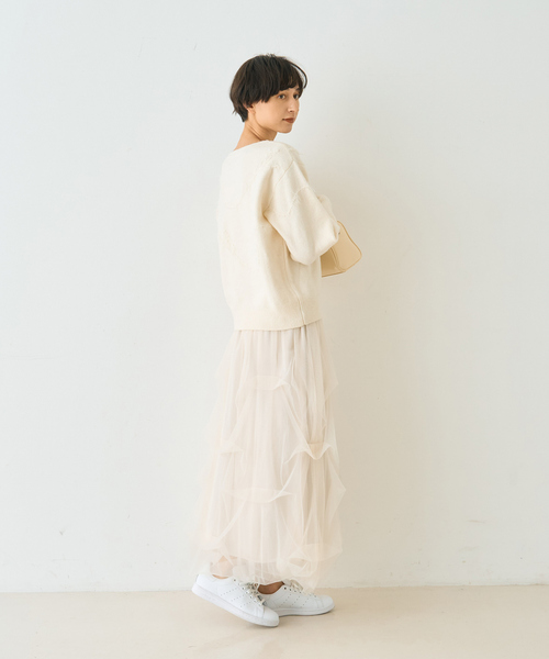 EMMA ROUGE VIF(エマルージュヴィフ)の「【一部店舗限定】フェザーラインニットプルオーバー(ニット/セーター・レディース・チャコールグレー/オフホワイト・フリー)」の16枚目の写真