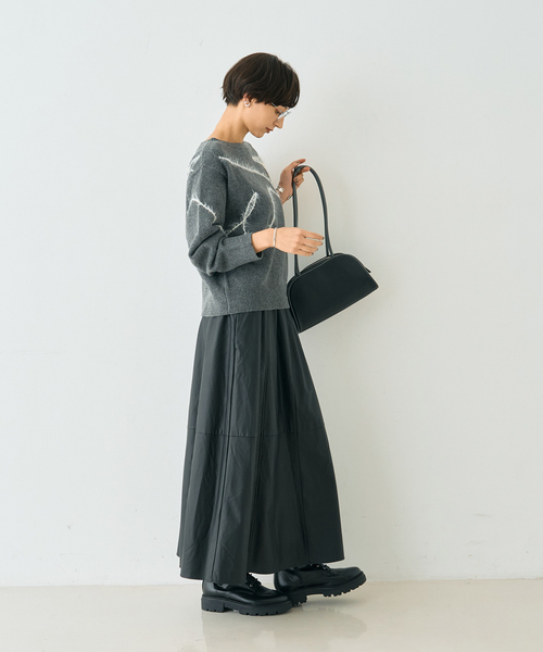 EMMA ROUGE VIF(エマルージュヴィフ)の「【一部店舗限定】フェザーラインニットプルオーバー(ニット/セーター・レディース・チャコールグレー/オフホワイト・フリー)」の21枚目の写真