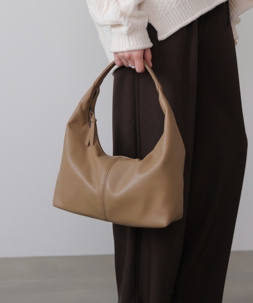 Bou Jeloud(ブージュルード)の「ワンハンドルPUバック(ハンドバッグ・レディース・モカ/ブラック・ONESIZE)」の3枚目の写真