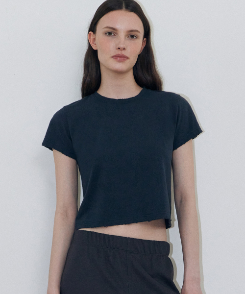 LADY VOLUME(レディーボリューム)の「ディストレストウォッシングTシャツ (ネイビー)(Tシャツ/カットソー・レディース・その他・SMALL/MEDIUM)」の1枚目の写真