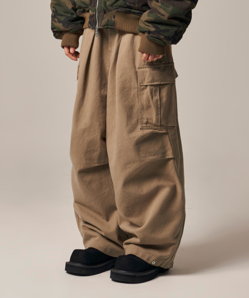 IDWS(アイドンワナセル)の「Titan Cargo Balloon Pants Beige(その他パンツ・レディース・その他・2/0/1)」の1枚目の写真