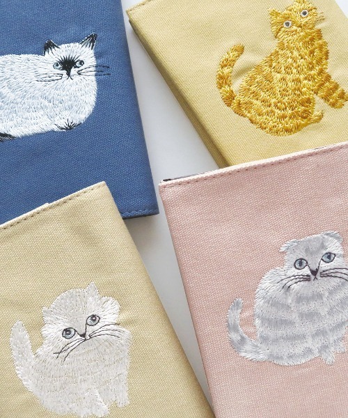salle de bal(サルデバル)の「【 MATOKA / マトカ 】 松尾ミユキ 刺繍ブックカバー MM-081_84 ECI(本・レディース・ブルー/アイボリー/イエロー/ピンク・FREE)」の5枚目の写真