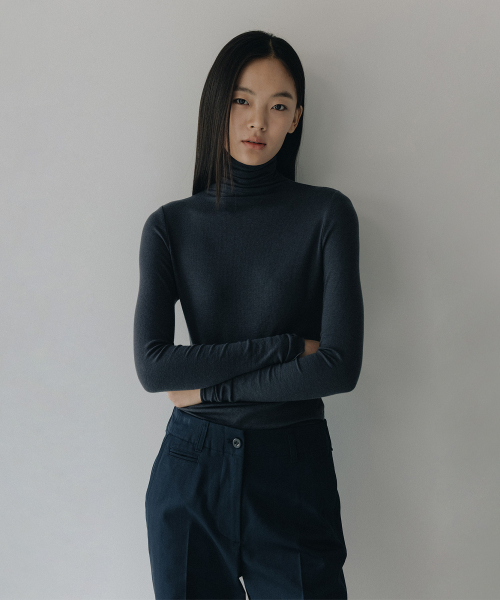 BLANKROOM HER(ブランクルームウーマン)の「レタスロールネック_CHARCOAL NAVY(Tシャツ/カットソー・レディース・その他・ONE)」の1枚目の写真