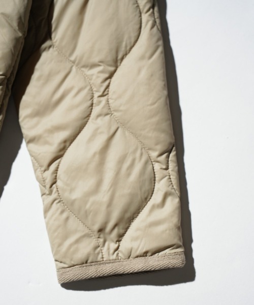 TAION（タイオン）の「TAION / タイオン KIDS MILITARY CREW NECK BUTTON DOWN JACKET (TAION-K104ALSBML-1) キッズ ミリタリー クルーネックボタン ダウンジャケット ソフトシェル（ダウンジャケット/コート・キッズ・ブラック/オリーブ/ベージュ・120cm/130cm/140cm/150cm）」の12枚目の写真