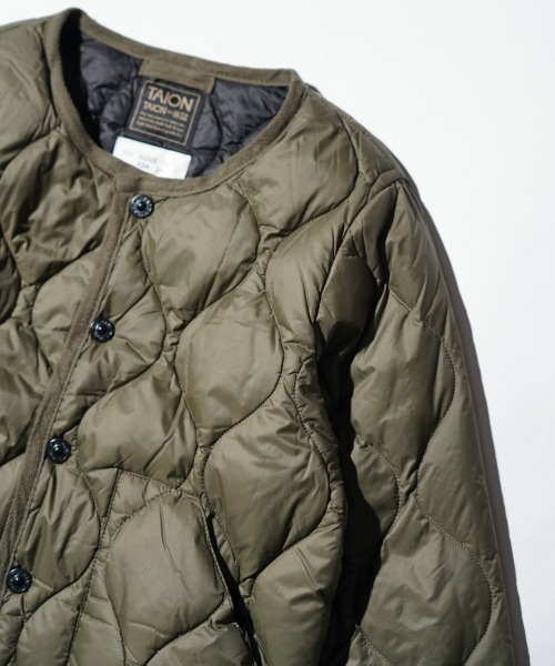 TAION（タイオン）の「TAION / タイオン KIDS MILITARY CREW NECK BUTTON DOWN JACKET (TAION-K104ALSBML-1) キッズ ミリタリー クルーネックボタン ダウンジャケット ソフトシェル（ダウンジャケット/コート・キッズ・ブラック/オリーブ/ベージュ・120cm/130cm/140cm/150cm）」の18枚目の写真