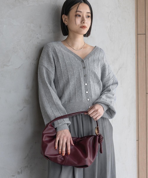 A part by（アパートバイ）の「アイレットニットカーディガン（カーディガン/ボレロ・レディース・グリーン/グレー系その他2/ネイビー/アイボリー・FREE）」の18枚目の写真