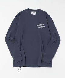 WESTERN HYDRODYNAMIC RESEARCH（ウェスタンハイドロダイナミックリサーチ）の「【Western Hydrodynamic Research/ウェスタン ハイドロダイナミック リサーチ】WORKER LS TEE US  同色プリント　バックプリント　ブランドロゴ　ワンポイント　刺繍　ロンT（Tシャツ/カットソー）」