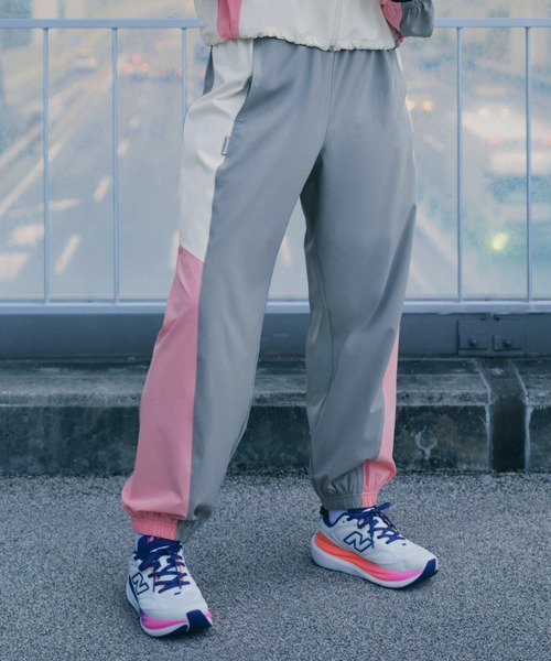 NEW BALANCE(ニューバランス)の「ウーブンジョガーパンツ(スウェットパンツ・レディース・ネイビー/ブラック/ライトグレー・SMALL/MEDIUM/LARGE/X-LARGE)」の1枚目の写真