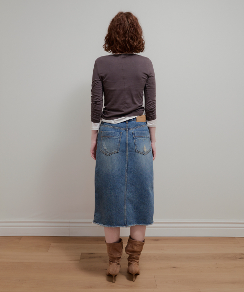 AOPT(アオプト)の「VINTAGE WASHED DENIM SKIRT - BLUE(スカート・レディース・その他・SMALL/MEDIUM)」の4枚目の写真