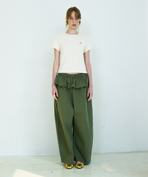 COQUET(コケット)の「Neck Needle Work Detail T Cream(Tシャツ/カットソー・レディース・アイボリー・FREE)」の4枚目の写真
