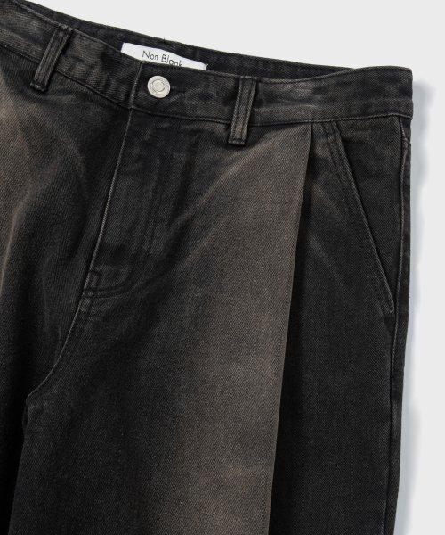 NONBLANK(ノンブランク)の「ウォッシングデニムワイドフィットパンツ_BLACK(デニムパンツ・メンズ・その他・MEDIUM/LARGE/X-LARGE)」の2枚目の写真
