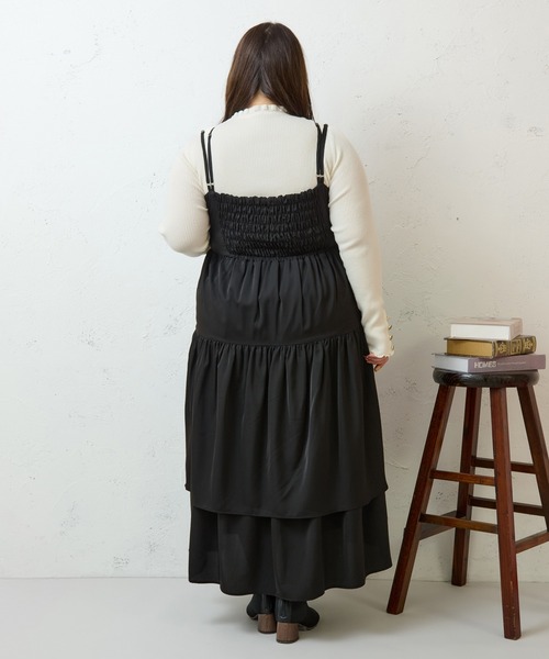 Louiosy（ルオシー）の「【大きいサイズ】2段フリルティアードキャミワンピ ース（ワンピース・レディース・ブラック/アイボリー・X-LARGE/4L/3L）」の6枚目の写真
