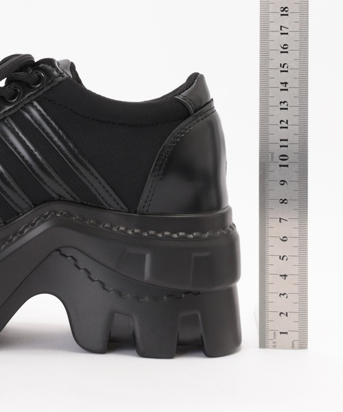 Lace Ladies(レースレディース)の「ボリューム レースアップ ライン 厚底 スニーカー(スニーカー・レディース・ブラック・22.5cm/23cm/23.5cm/24cm/24.5cm/25cm)」の16枚目の写真