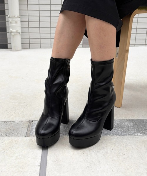 Tomieco(トミエコ)の「厚底ブーツ チャンキーヒール(ブーツ・レディース・ブラック/ブラウン系その他/ブラック系その他/ダークブラウン/ベージュ系その他・S/M/L/LL)」の13枚目の写真