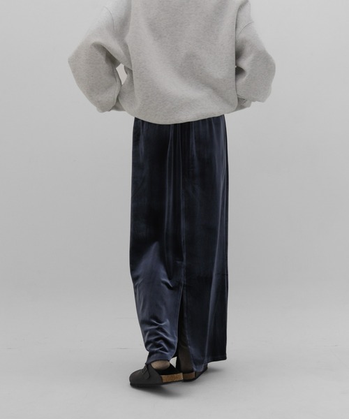 lit(リット)の「Velor Long Tight Skirt(スカート・レディース・ブラウン系その他/ブラック/ブルー・FREE)」の6枚目の写真