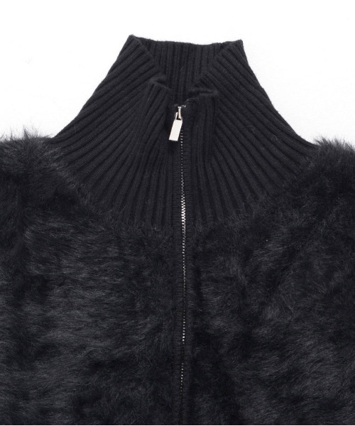 CavariA（キャバリア）の「『CavariA/キャバリア』ファー切り替えニットブルゾン（その他アウター・メンズ・グレー/ブラック・L/M）」の5枚目の写真