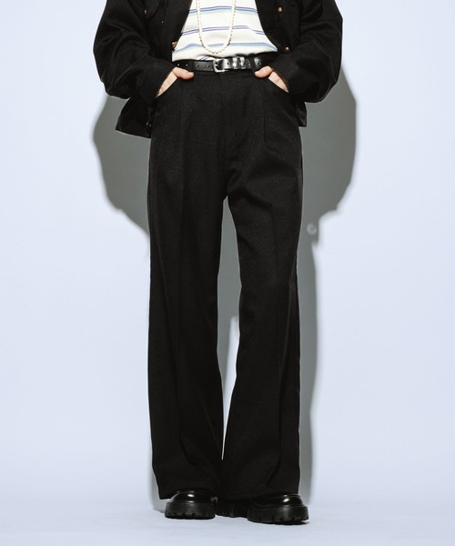 Wrangler（ラングラー）の「＜Wrangler＞別注タックストレートパンツ（デニムパンツ・レディース・ネイビー/ブラック・LARGE/MEDIUM）」の2枚目の写真