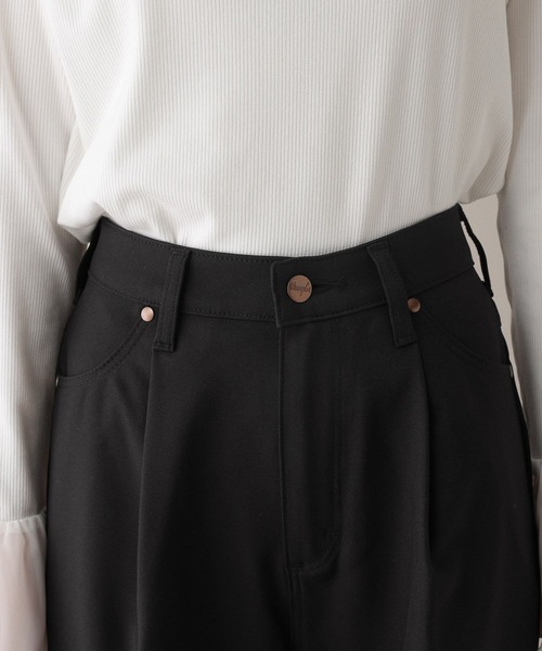 Wrangler（ラングラー）の「＜Wrangler＞別注タックストレートパンツ（デニムパンツ・レディース・ネイビー/ブラック・LARGE/MEDIUM）」の18枚目の写真