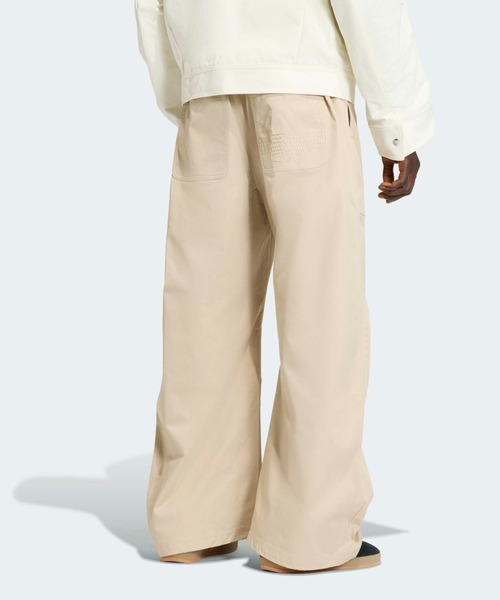 adidas（アディダス）の「adidas/アディダス ORI PREMIUM ESSENTIALS WIDE PANTS トレフォイルロゴ ツイルワイドパンツ 2026年春夏（チノパンツ・メンズ・ブラック/ベージュ・34/32/30/28）」の3枚目の写真