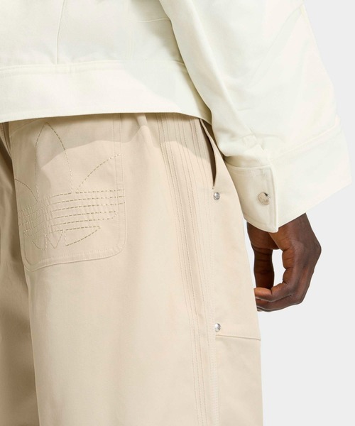 adidas（アディダス）の「adidas/アディダス ORI PREMIUM ESSENTIALS WIDE PANTS トレフォイルロゴ ツイルワイドパンツ 2026年春夏（チノパンツ・メンズ・ブラック/ベージュ・34/32/30/28）」の7枚目の写真