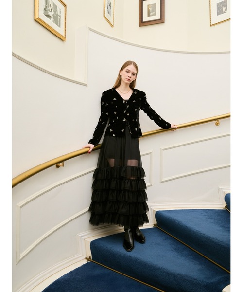 EIMY ISTOIRE（エイミーイストワール）の「フラワーモチーフベルベットパフショルダージャケット（Tシャツ/カットソー・レディース・ブラック・F）」の2枚目の写真