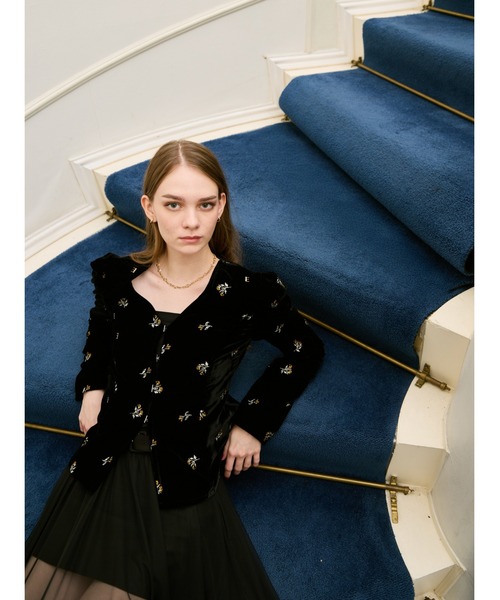 EIMY ISTOIRE（エイミーイストワール）の「フラワーモチーフベルベットパフショルダージャケット（Tシャツ/カットソー・レディース・ブラック・F）」の8枚目の写真