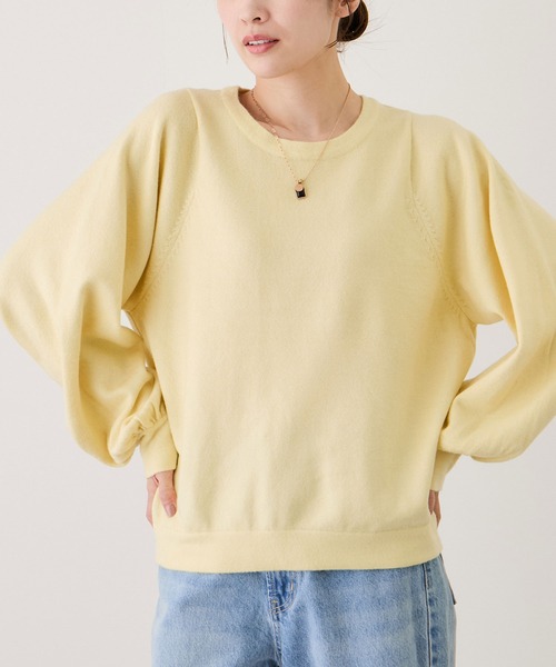 Jayro(ジャイロ)の「カシミヤライクボリュームスリーブプルオーバー(ニット/セーター・レディース・サックスブルー/カーキ/ベージュ/イエロー・FREE)」の4枚目の写真