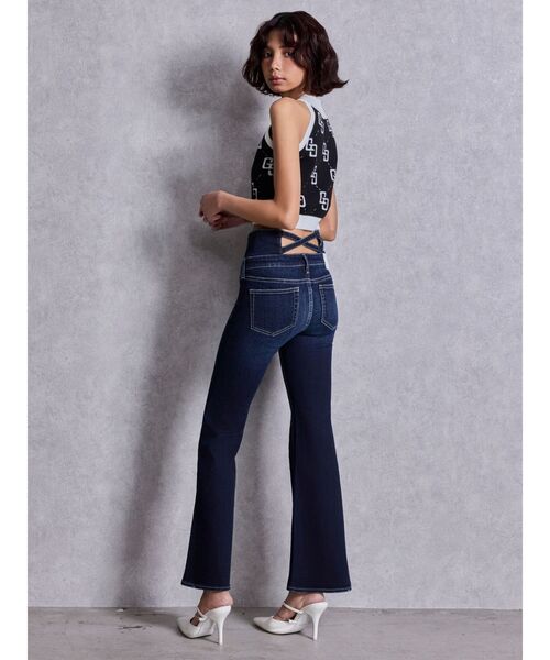 GYDA（ジェイダ）の「GDビジューMOLDチェーンストラップポインテッドミュール（パンプス・レディース・ブラック/オフホワイト・SMALL/LARGE/MEDIUM）」の19枚目の写真