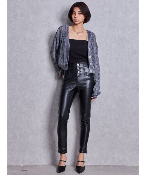 GYDA(ジェイダ)の「GDビジューMOLDチェーンストラップポインテッドミュール(パンプス・レディース・ブラック/オフホワイト・SMALL/LARGE/MEDIUM)」の14枚目の写真