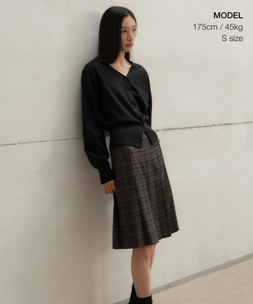MUSINSA STANDARD WOMAN（ムシンサスタンダードウーマン）の「ウィメンズバックルプリーツチェックニーレングススカート[グレー]（スカート・レディース・その他・X-SMALL/SMALL/MEDIUM/LARGE）」の2枚目の写真