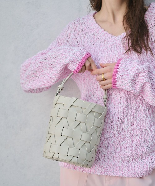 UNITED ARROWS（ユナイテッドアローズ）の「パネル メッシュ バケットバッグ（ショルダーバッグ・レディース・ブラック/オフホワイト・FREE）」の6枚目の写真