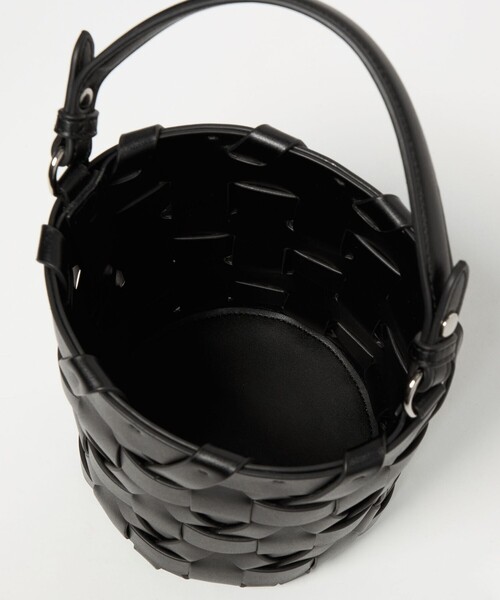 UNITED ARROWS（ユナイテッドアローズ）の「パネル メッシュ バケットバッグ（ショルダーバッグ・レディース・ブラック/オフホワイト・FREE）」の18枚目の写真