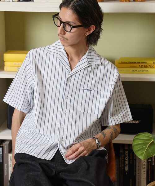 FFEIN(フェイン)の「【FFEIN(フェイン)】開襟ストライプ半袖シャツ / シャツ オープンカラー 半袖 ワンポイント 刺繍 ストライプ(シャツ/ブラウス・メンズ・スカイブルー/ライトグレー/ホワイト・SMALL/MEDIUM/LARGE)」の6枚目の写真