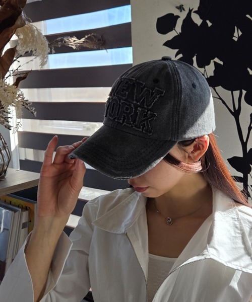 Loco Ocean（ロコオーシャン）の「NEW YORKロゴキャップ ビンテージ加工 ベースボールキャップ 野球帽（キャップ・レディース・ブラック・ONE SIZE）」の2枚目の写真